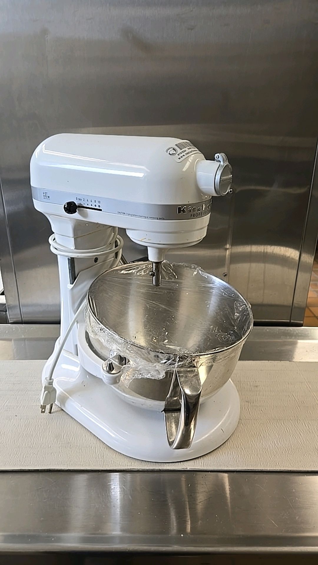 KITCHEN AID PROFFESIONAL 600 COUNTERTOP MIXIER WITH BOWL