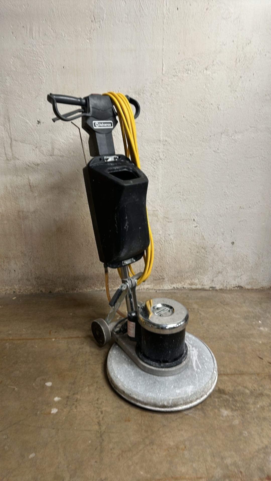 ADVANCE PACESETTER 20HD HEAVY DUTY ROTARY FLOOR CLEANING MACHINE