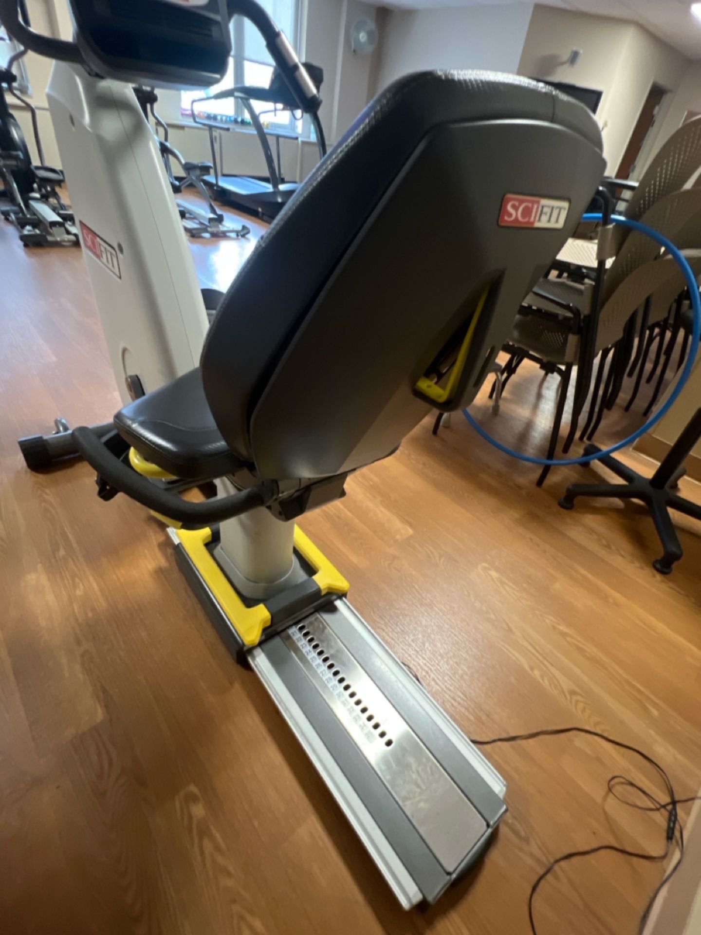 SCIFIT SYTEMS, INC. ISO70000R RECUMBENT BIKE - Image 5 of 6