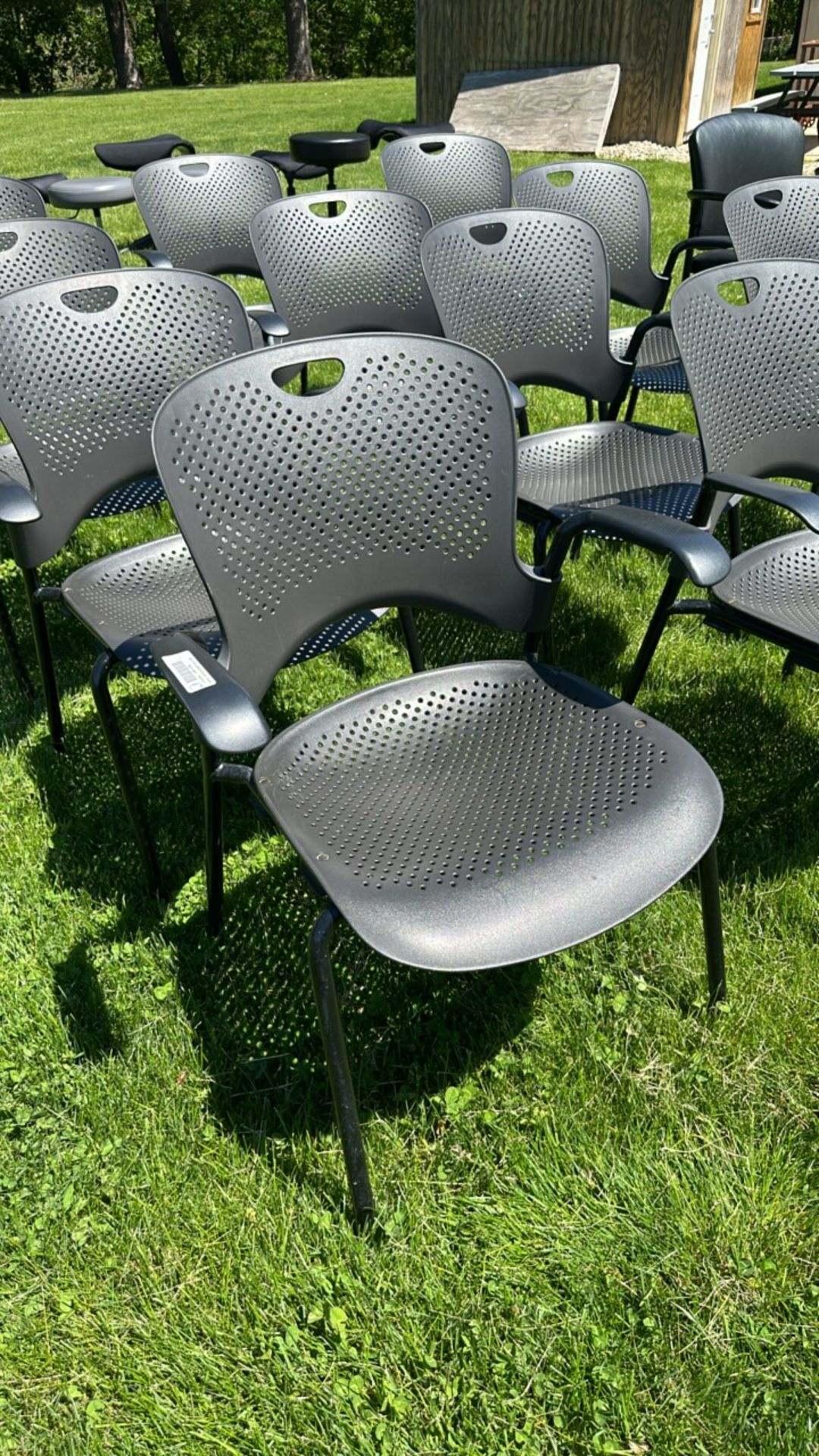 PLASTIC SIDE CHAIRS WITH ARM RESTS- BLACK (QTY. 13) - Image 2 of 3