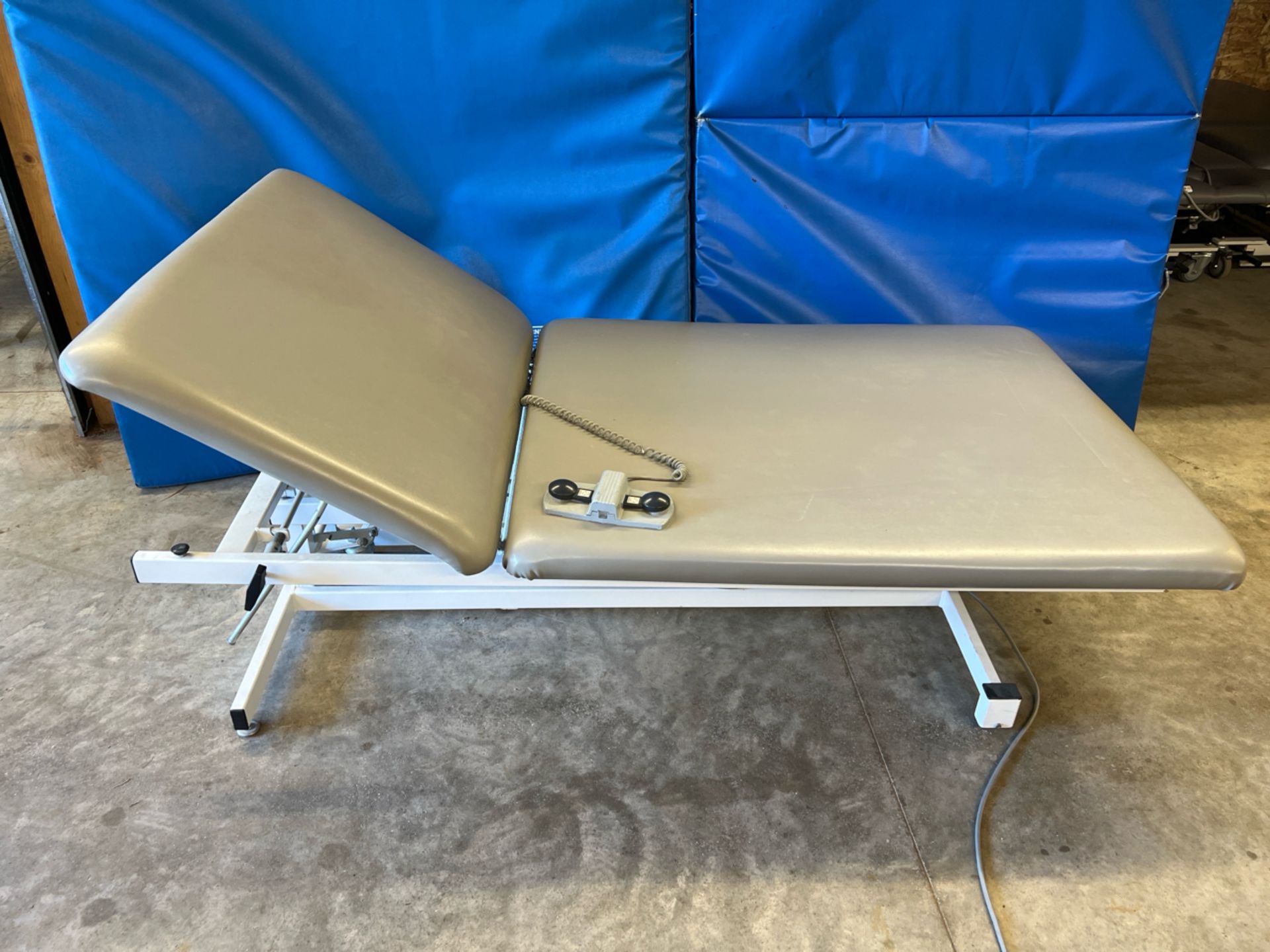 ARMEDICA AM240 POWER THERAPY TABLE WITH FOOT CONTROL - Image 2 of 3