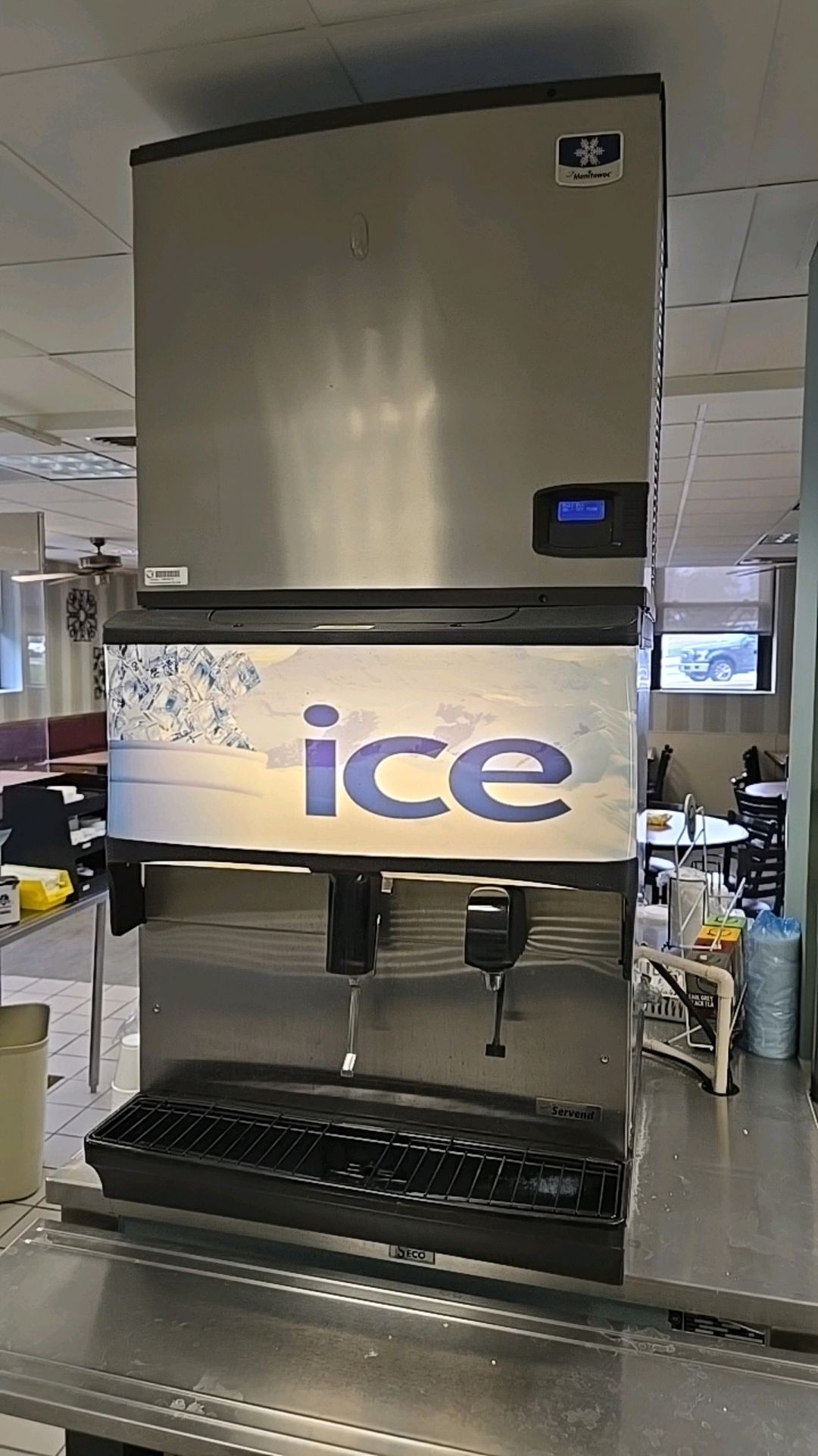 SERVEND ICE AND WATER DISPENSER WITH MANITOWOC MODEL# IW004A-261 ICE MAKER (DEINSTALL REQUIRED)