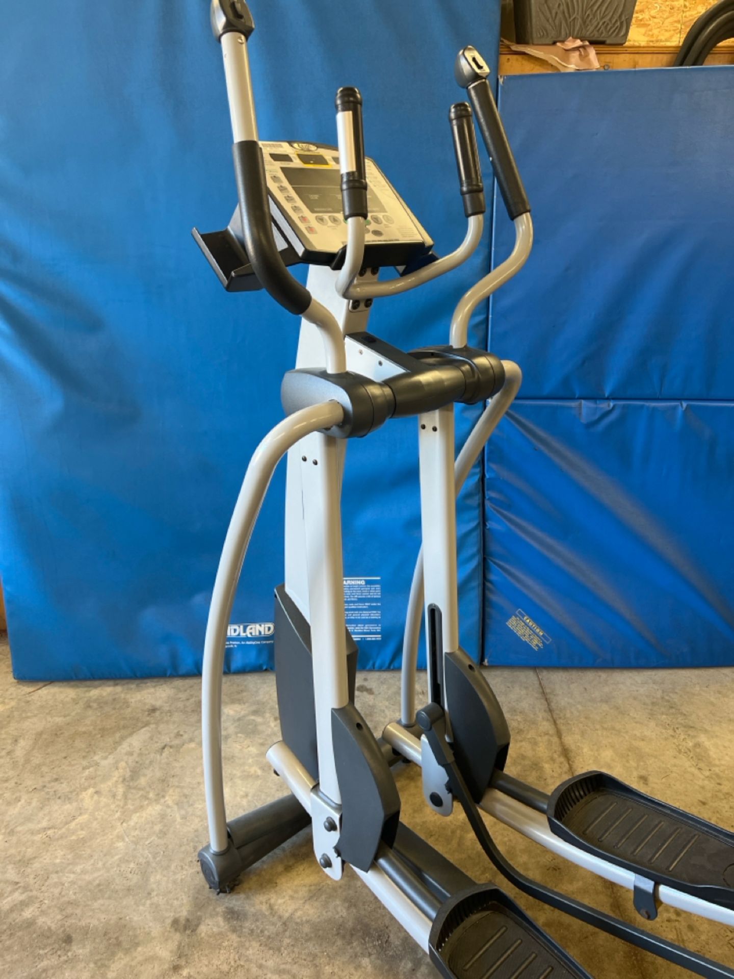 SPORTSART E8300 ELLIPTICAL TRAINER - Image 3 of 4