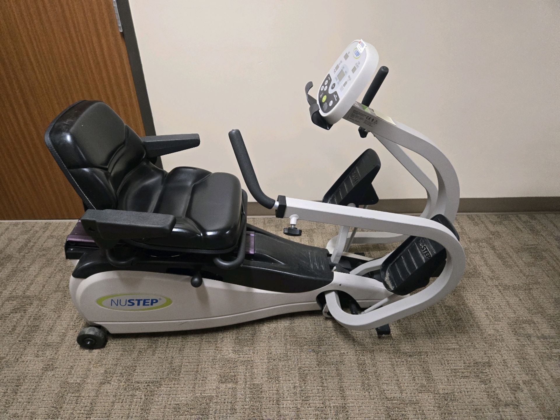 NUSTEP TRS 4000 RECUMBENT CROSS TRAINER