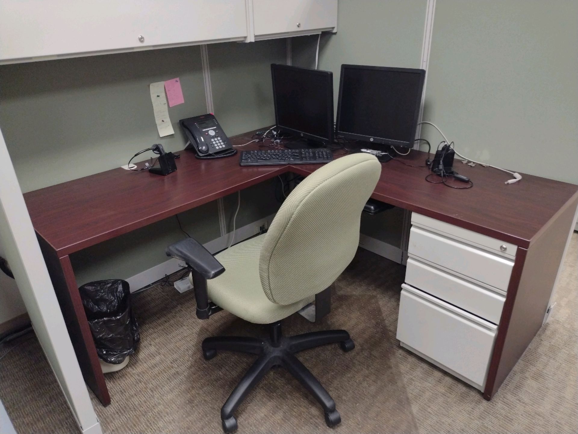 OFFICE SUITE TO INCLUDE: 8 WORK STATION MODULAR CUBICLE SYSTEM WITH CHAIRS, PRINTERS, MONITORS, - Image 8 of 16