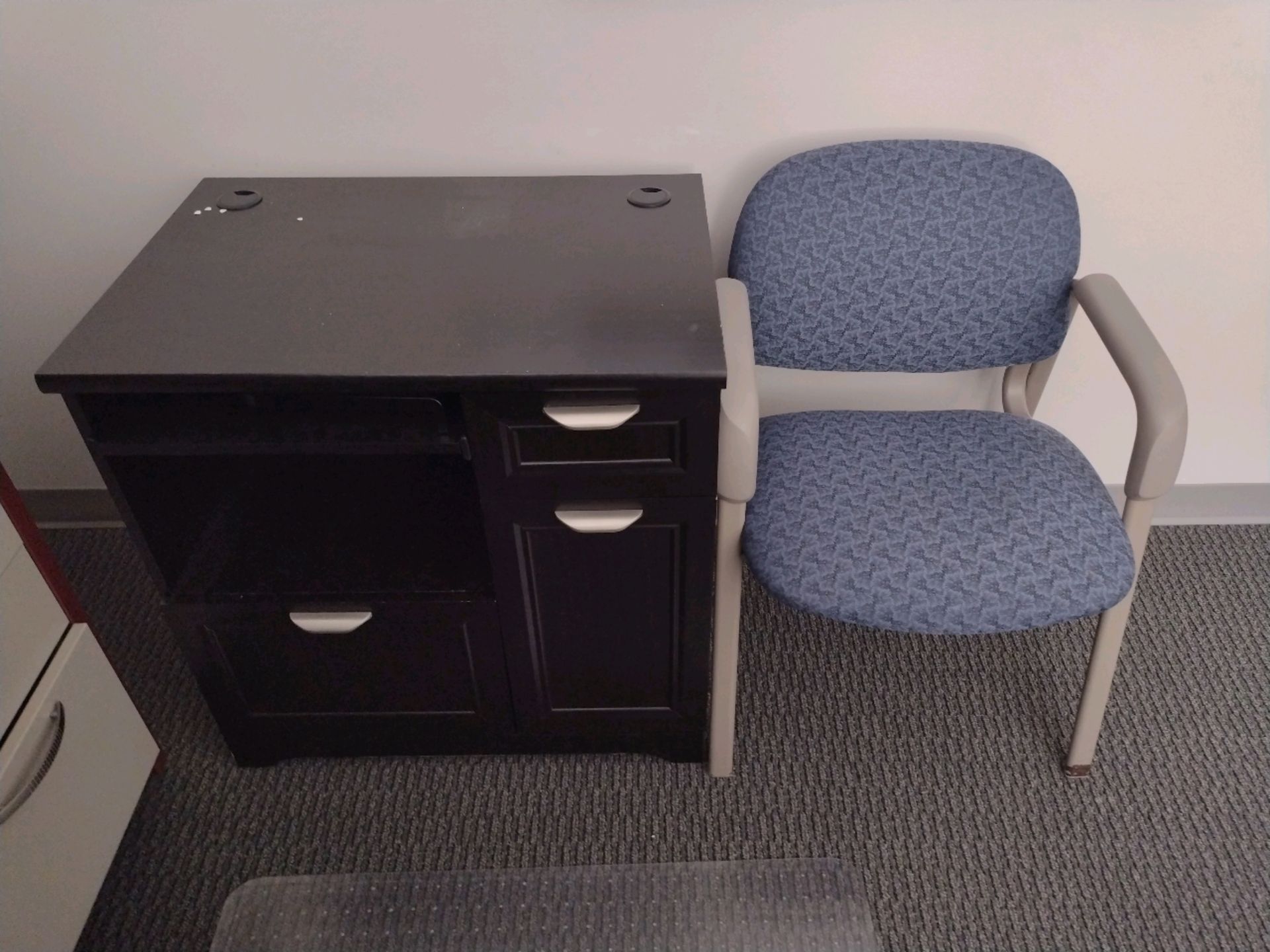OFFICE TO INCLUDE: QTY. (2) DESKS WITH OVERHEAD STORAGE, CUBICLE PARTITIONS, QTY. (6) CABINETS (IT - Image 2 of 8