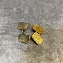 A pair of 9 carat gold cuff links 4 grams