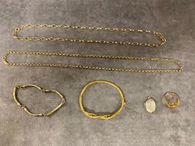 A collection of 9 carat gold jewellery, 32 grams in total