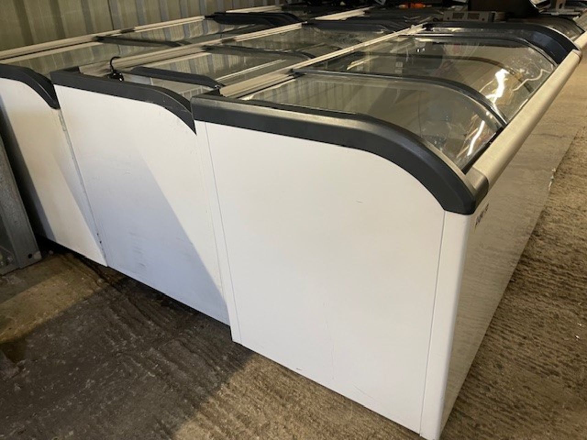 ADEXA SD-520Q CHEST FREEZER *** NOTE ASSET(S) LOCATED IN CROYDON - WILL REQUIRE REMOVAL BY FRIDAY - Image 2 of 9