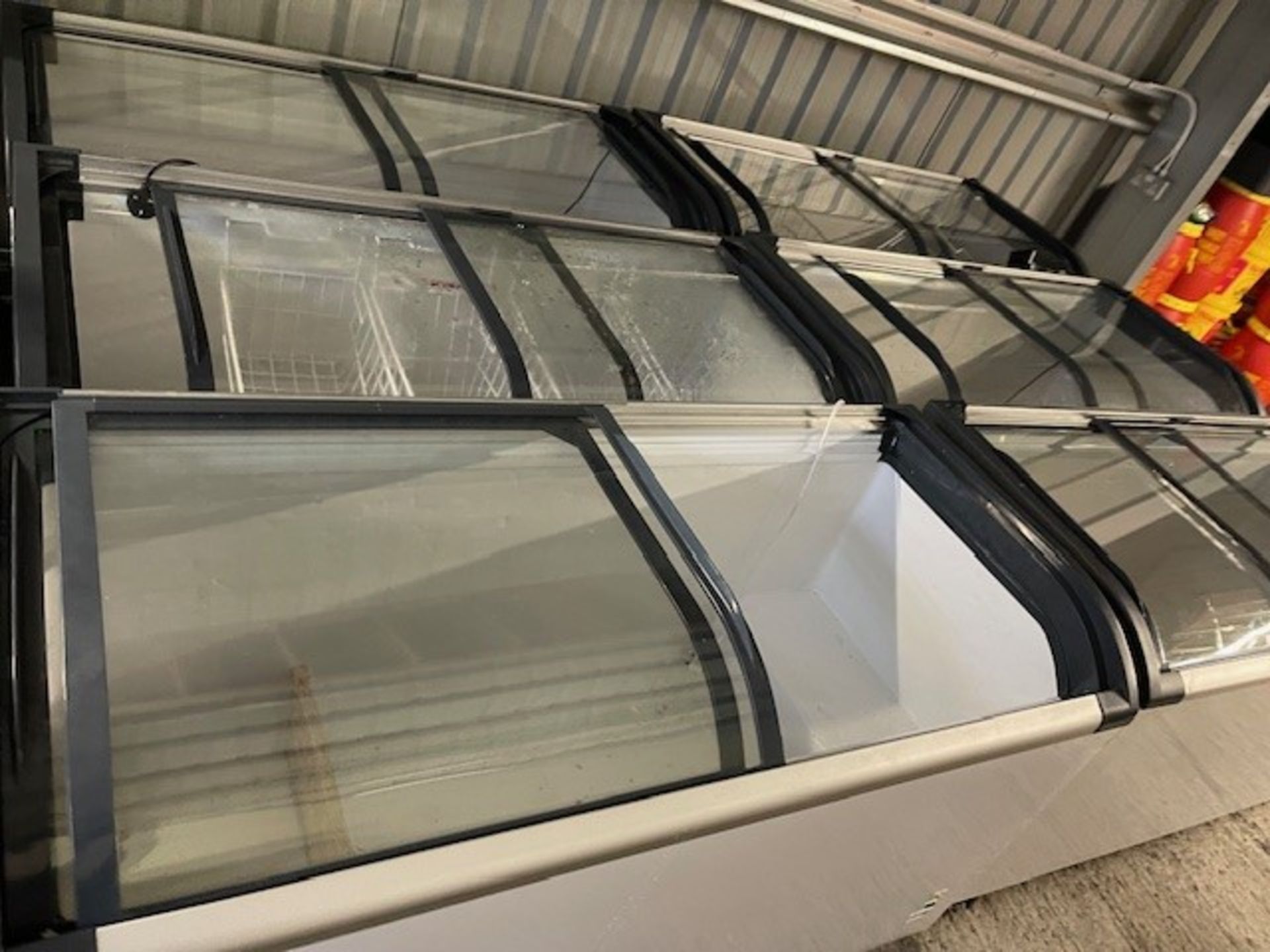 ADEXA SD-520Q CHEST FREEZER *** NOTE ASSET(S) LOCATED IN CROYDON - WILL REQUIRE REMOVAL BY FRIDAY - Image 4 of 9