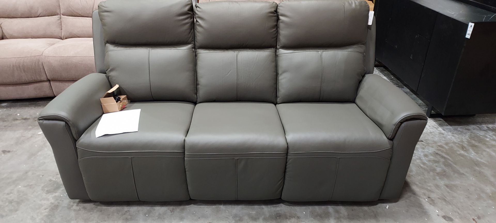 1 X BRAND NEW RUSSO THREE SEATER ELECTRIC RECLINER LEATHER LOOK IN DARK GREY. ( NOTE TESTED IN