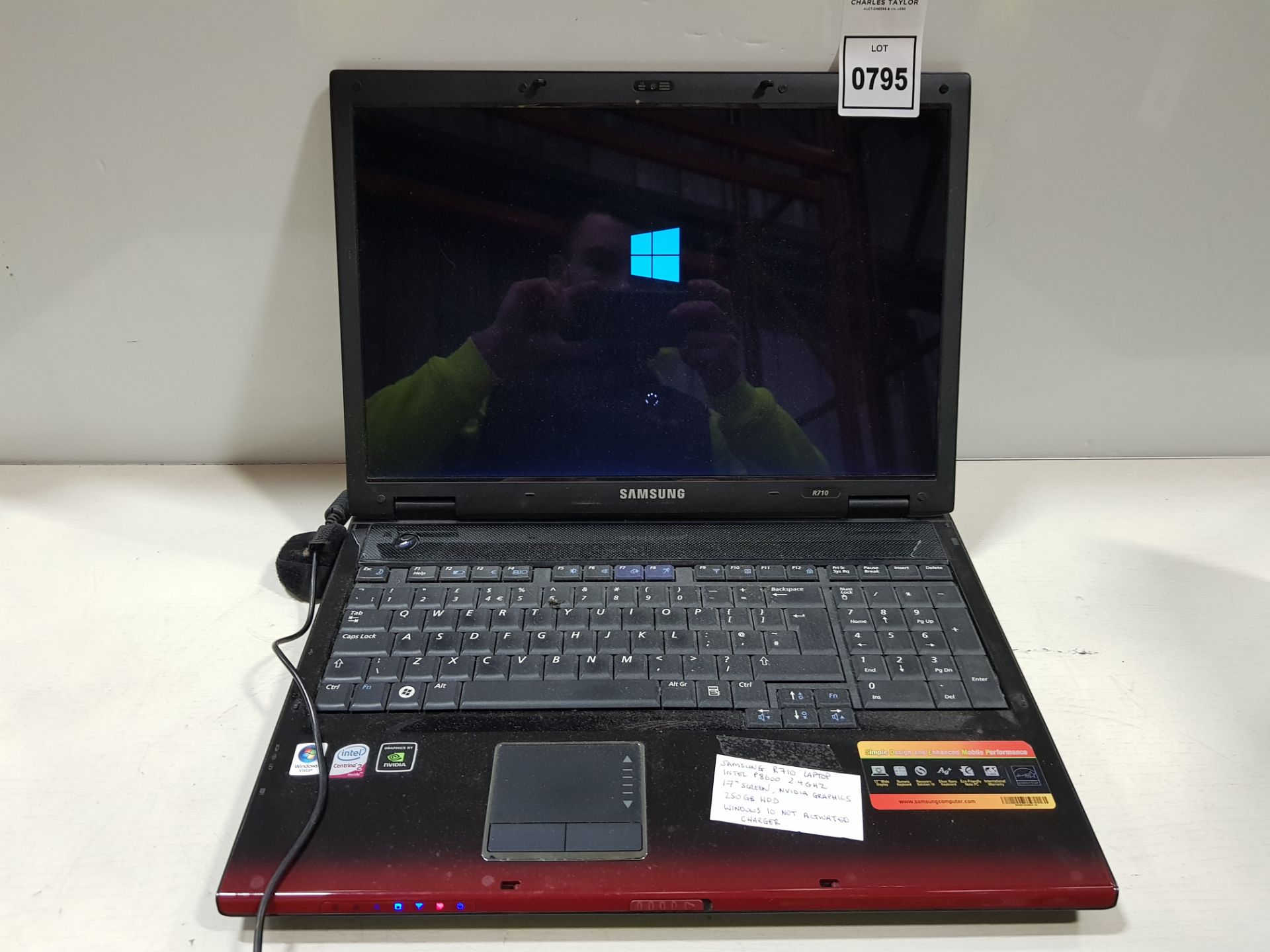 1 X SAMSUNG R710 LAPTOP - INTEL P8600 2.4 GHZ - 17 INCH SCREEN - NVIDIA GRAPHICS - 250 GB HDD -