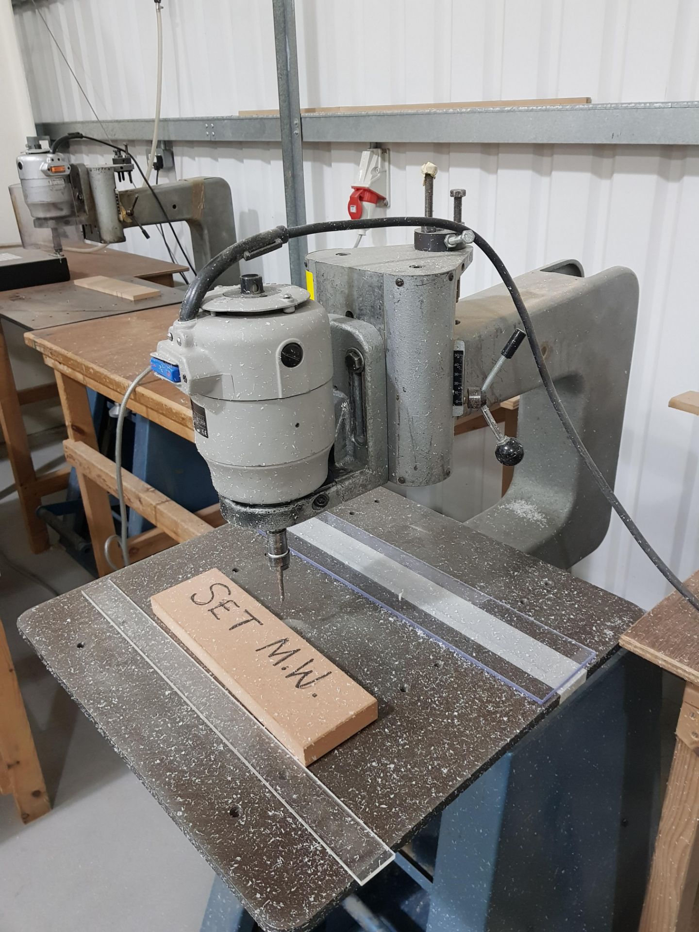 ELU MOF 11 TYPE 3 ROUTER ON PEDESTAL AND TREADLE FRAME (ASSETS LOCATED IN DENTON, MANCHESTER. - Bild 2 aus 3