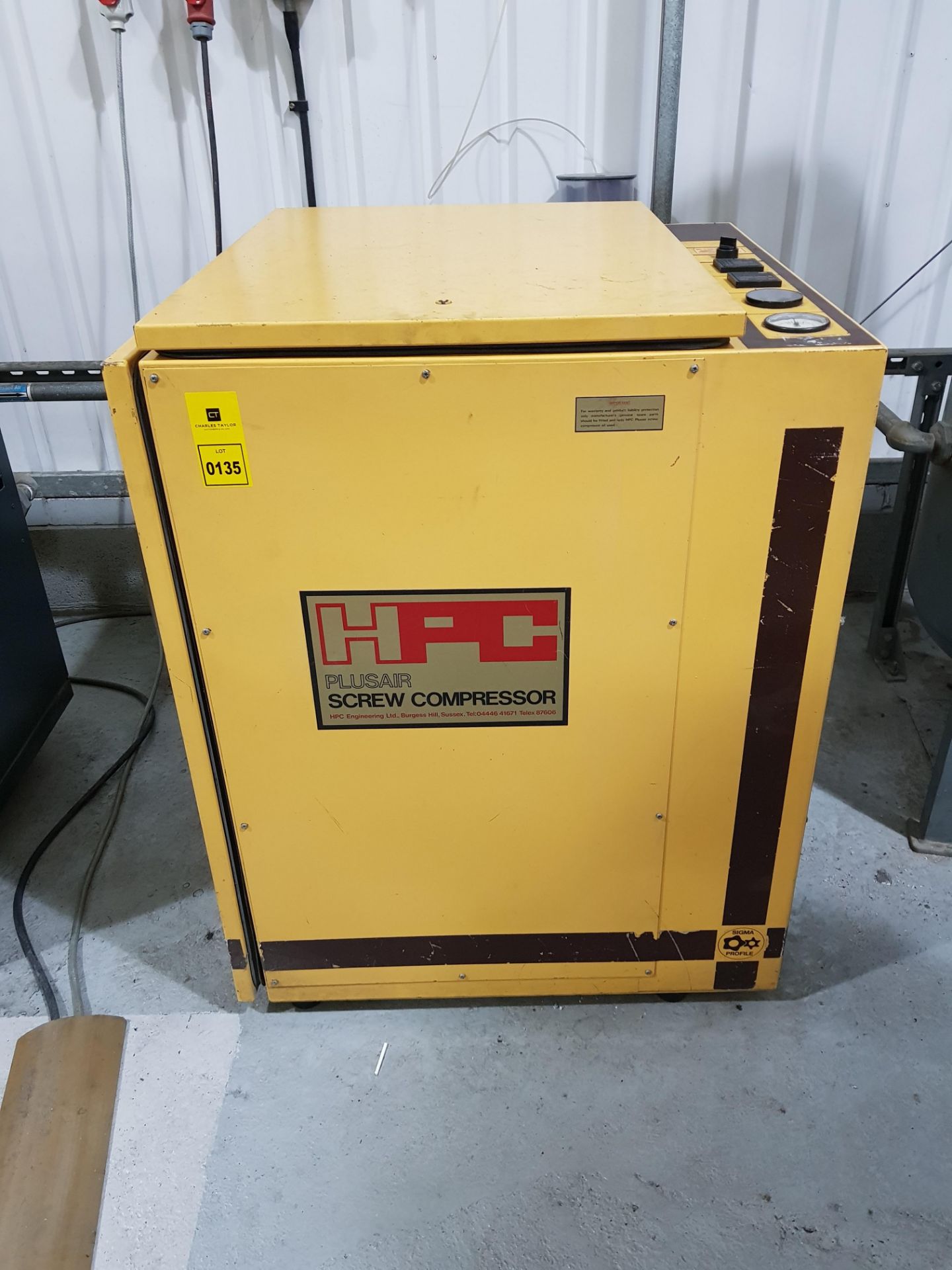 HPC PLUS AIR SK19 FLOOR MOUNTED ROTARY SCREW COMPRESSOR 7.5 BAR (ASSETS LOCATED IN DENTON,