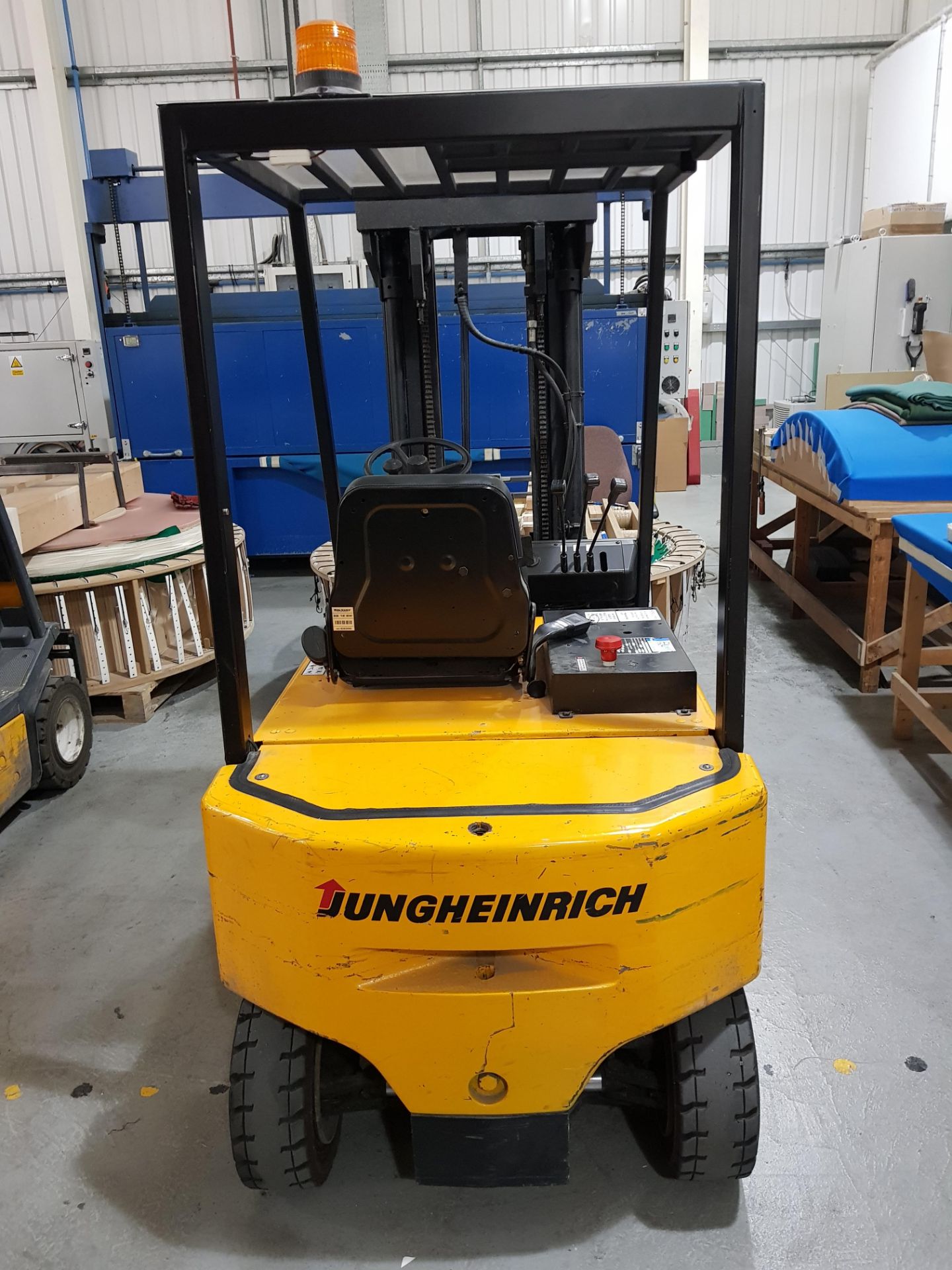 JUNGHEINRICH EFG - V20GE 115 - 425DZ ELECTRIC FORK LIFT TRUCK (9803972/003) (1998) WITH CHARGER ( - Bild 5 aus 6