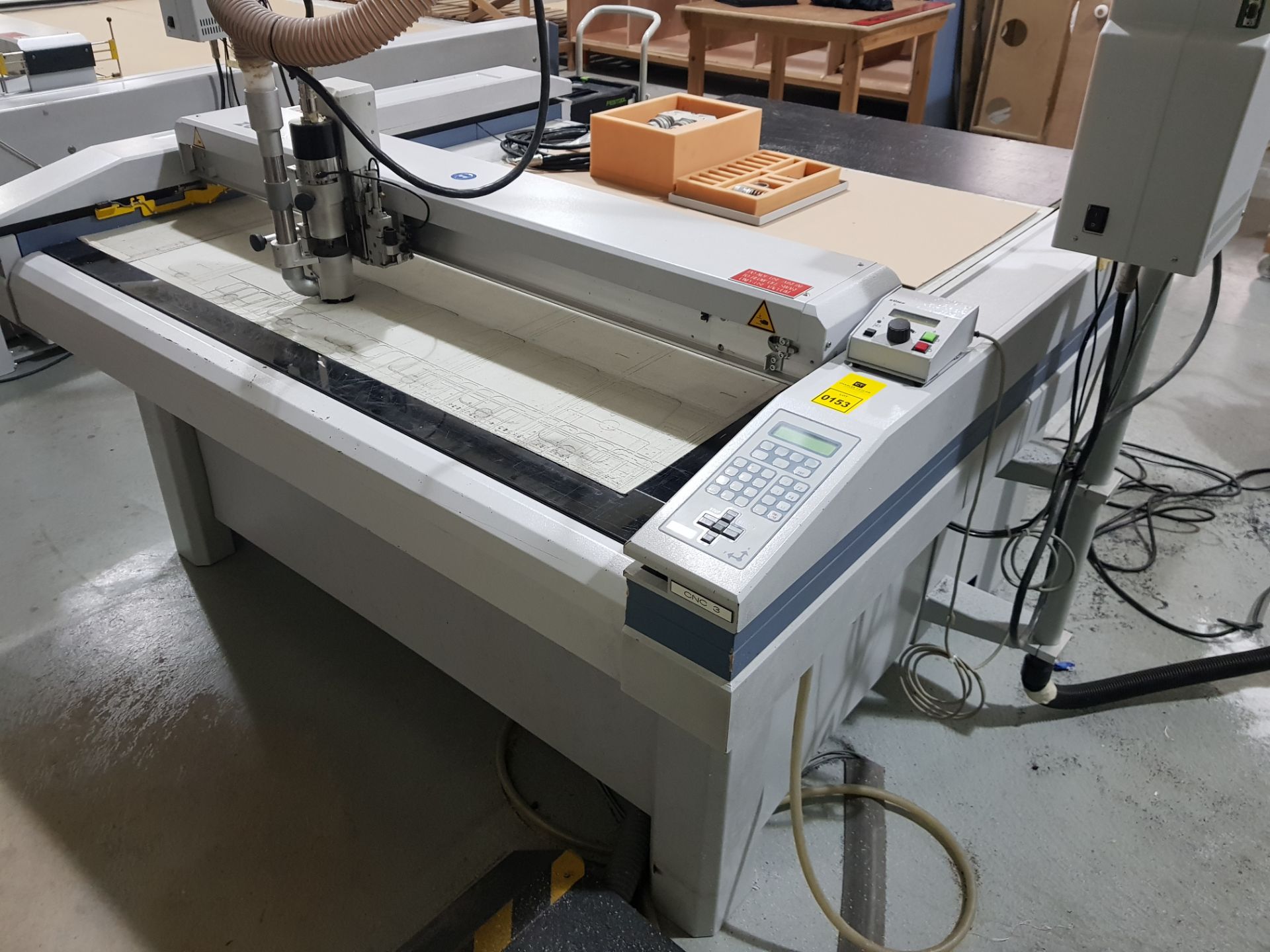 ZUND M 1200 DUAL HEAD FLATBED CNC DIGITAL ROUTER (M0120568) 1KW ROUTER HEAD (2006) & ADDITIONAL - Bild 3 aus 6