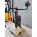 1 X NORTON NO 25 D576 MANUAL STEEL PRESS. (ASSETS LOCATED IN DENTON, MANCHESTER. VIEWING STRICTLY BY