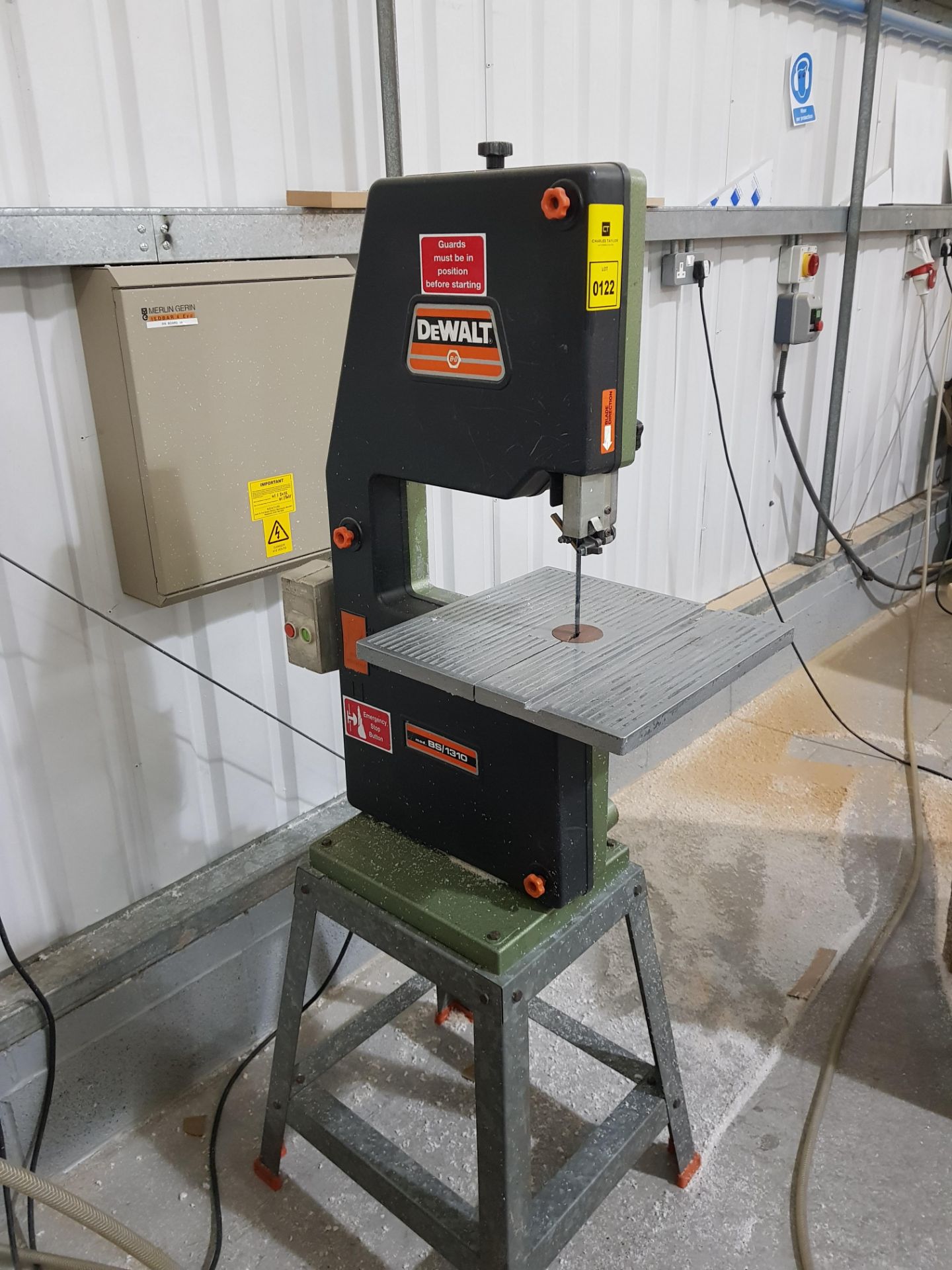 DEWALT BS/1310 PEDESTAL VERTICAL BANDSAW (ASSETS LOCATED IN DENTON, MANCHESTER. VIEWING STRICTLY - Image 2 of 4