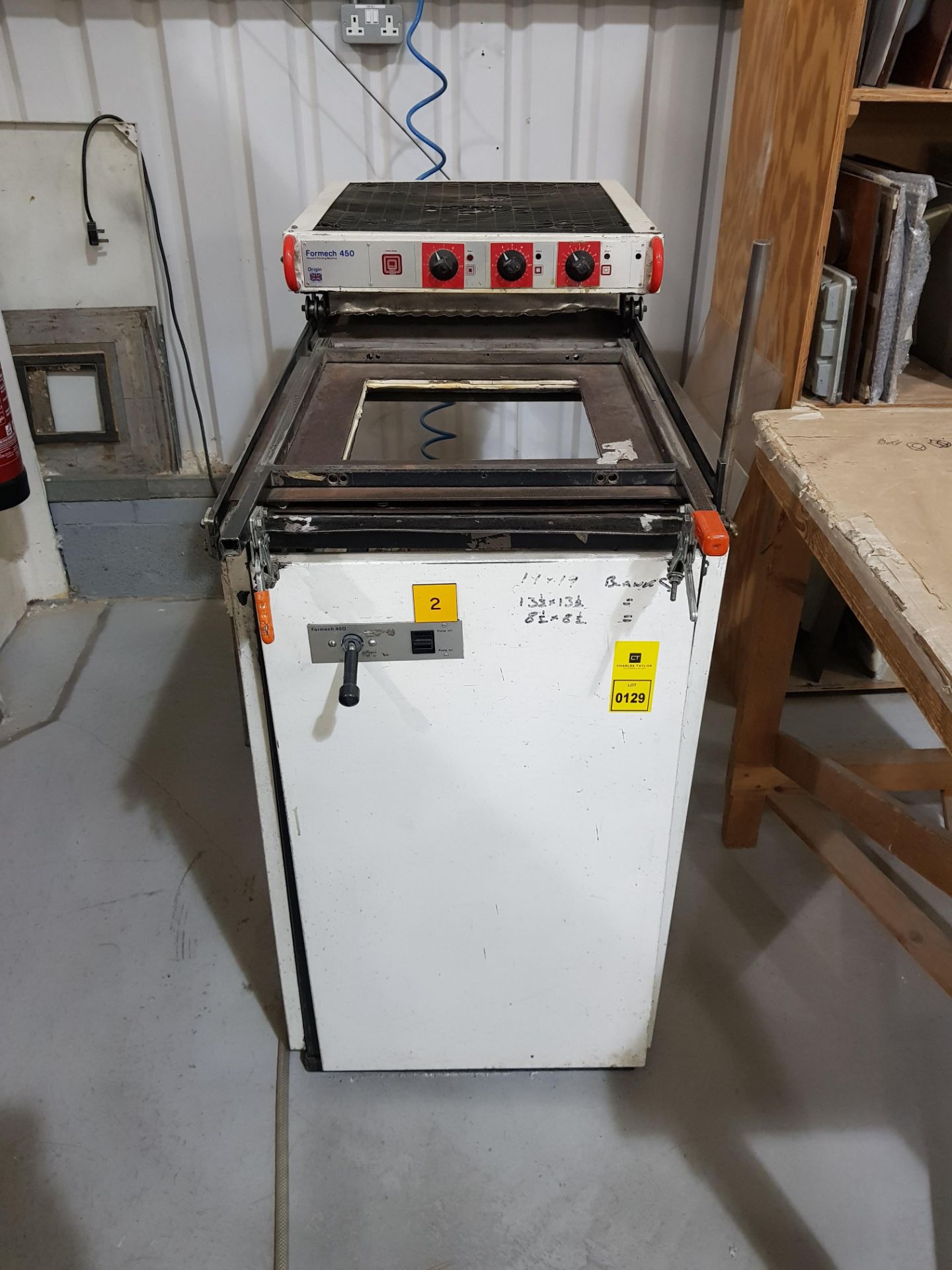 FORMECH 450 BENCH TOP VACUUM FORMING MACHINE (4021) S PHASE 240V (ASSETS LOCATED IN DENTON,