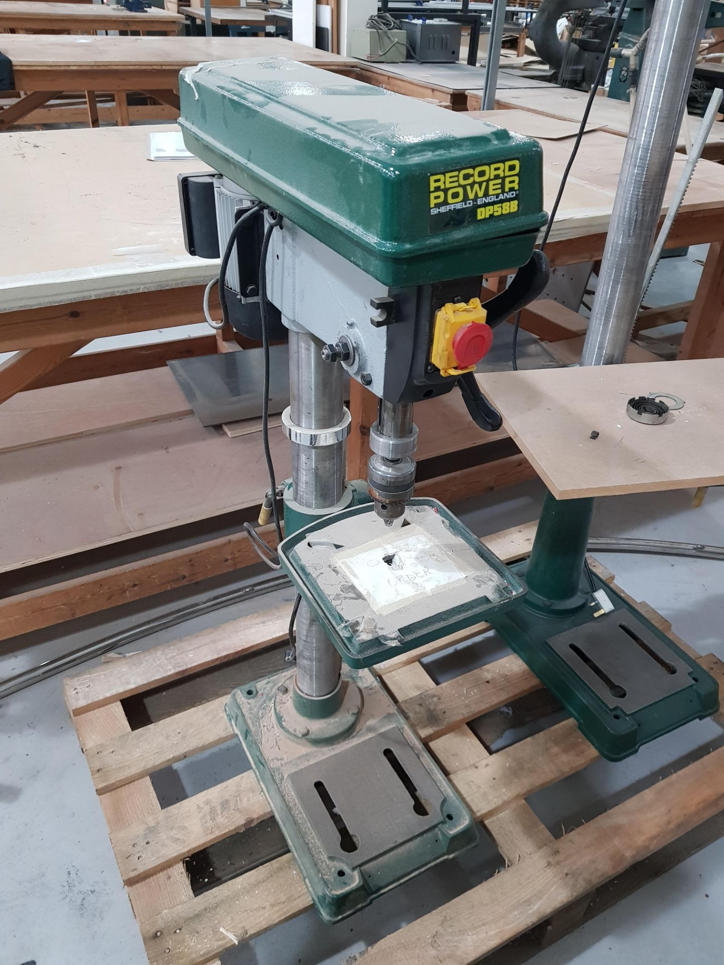 1 X RECORD POWER DP 58B 16MM CHUCK SPINDLE TO COLUMN 165MM - BENCH DRILLING MACHINE (NOT WORKING) - Image 2 of 6