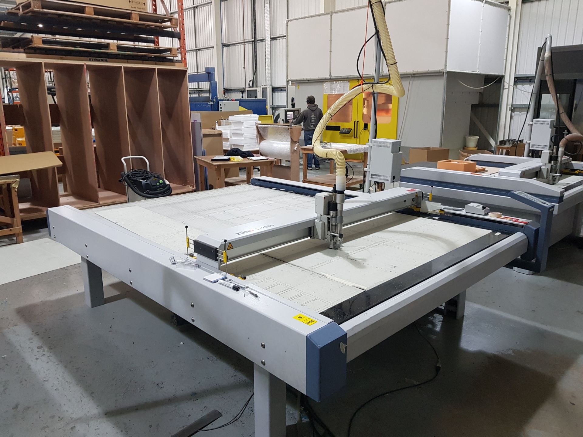 ZUND L 2500 GEN 2 FLATBED CNC ROUTER (LO25446) 1KW ROUTER HEAD (2006) (ASSETS LOCATED IN DENTON, - Image 3 of 6