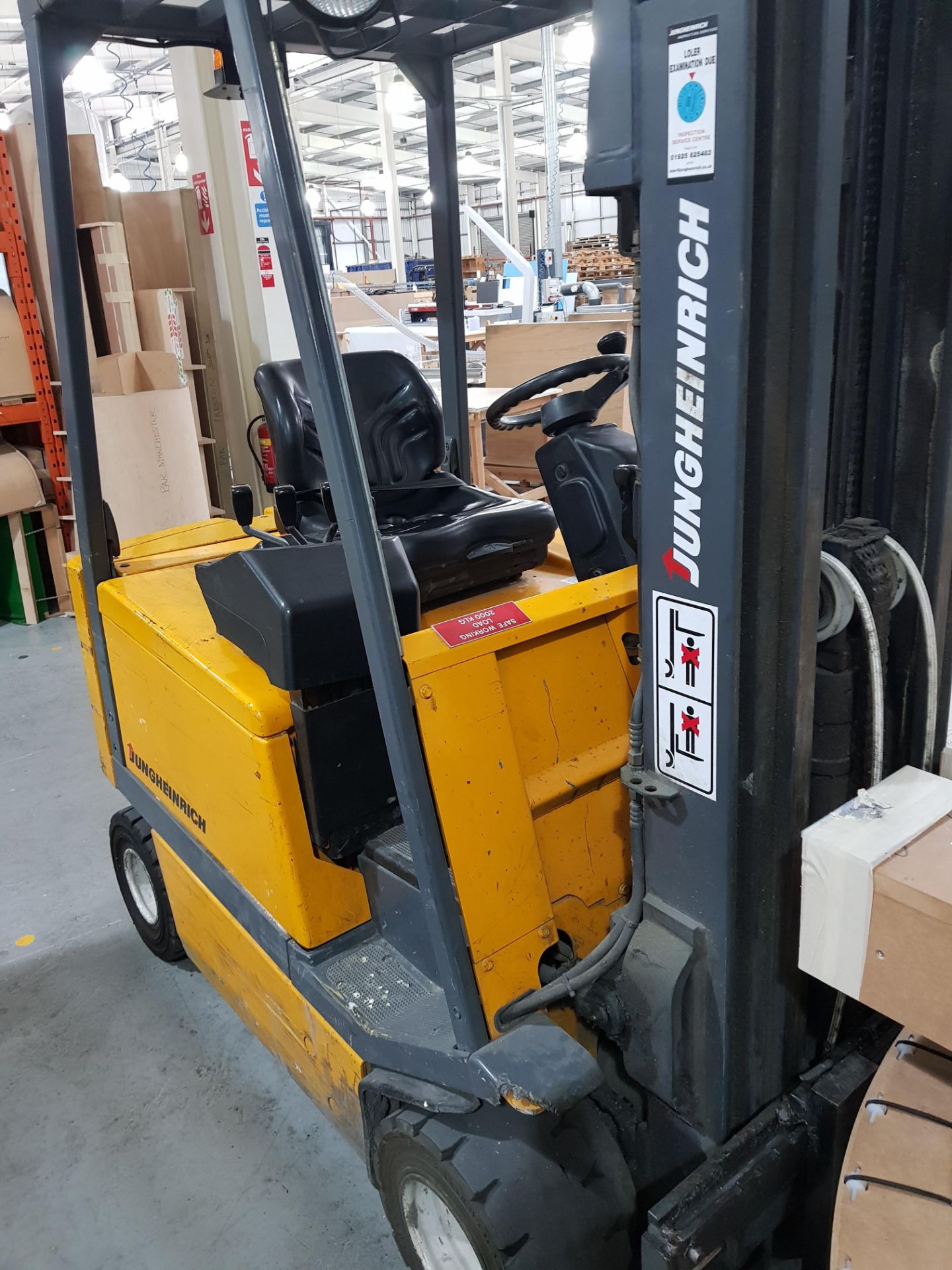 JUNGHEINRICH CB2000 ELECTRIC FORK LIFT TRUCK 4350MM (890100) SWL 2000KG WITH CHARGER (ASSETS LOCATED - Image 4 of 5