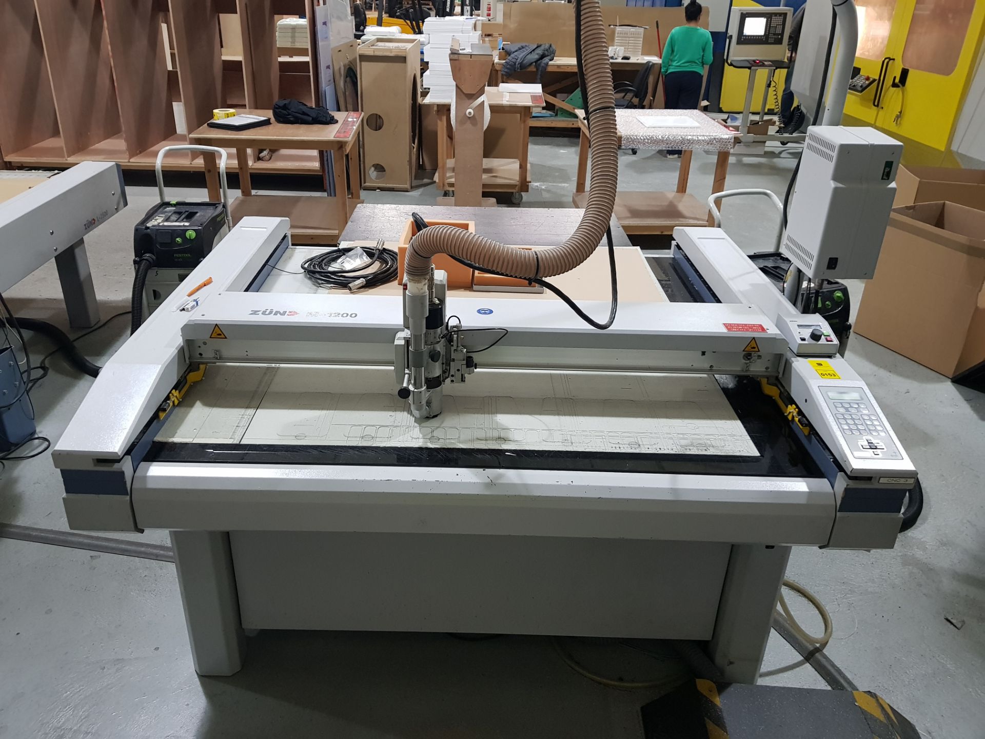 ZUND M 1200 DUAL HEAD FLATBED CNC DIGITAL ROUTER (M0120568) 1KW ROUTER HEAD (2006) & ADDITIONAL - Image 2 of 6