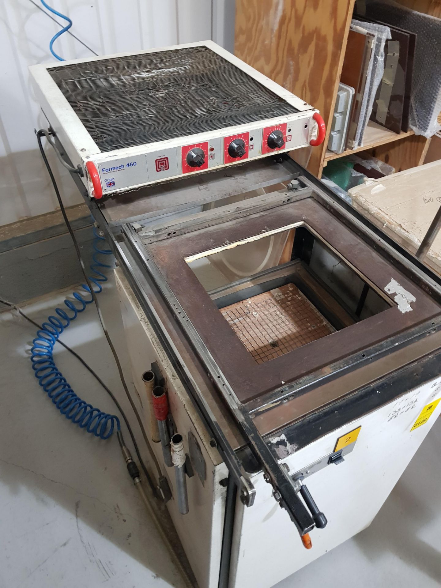 FORMECH 450 BENCH TOP VACUUM FORMING MACHINE (4021) S PHASE 240V (ASSETS LOCATED IN DENTON, - Image 3 of 3