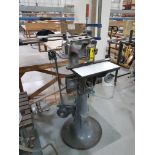 1 X TAYLOR HOBSON PEDESTAL MANUAL PANTOGRAPH ENGRAVING MACHINE. (ASSETS LOCATED IN DENTON,