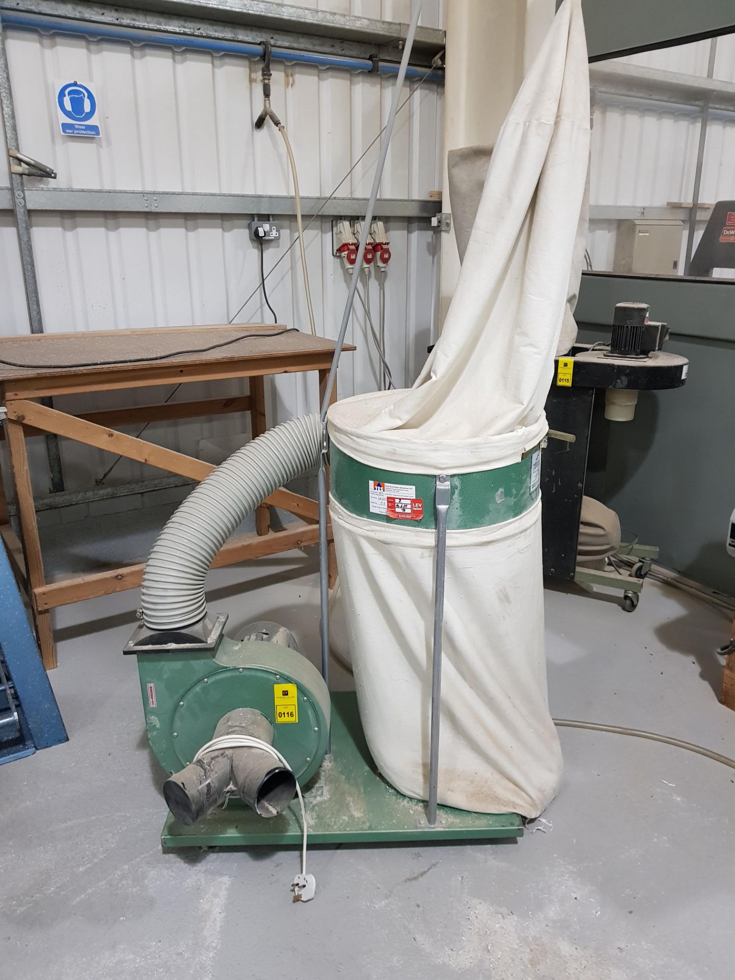 SEALEY SM47/C 230V SINGLE BAG DUST AND CHIPPING COLLECTOR (ASSETS LOCATED IN DENTON, MANCHESTER.