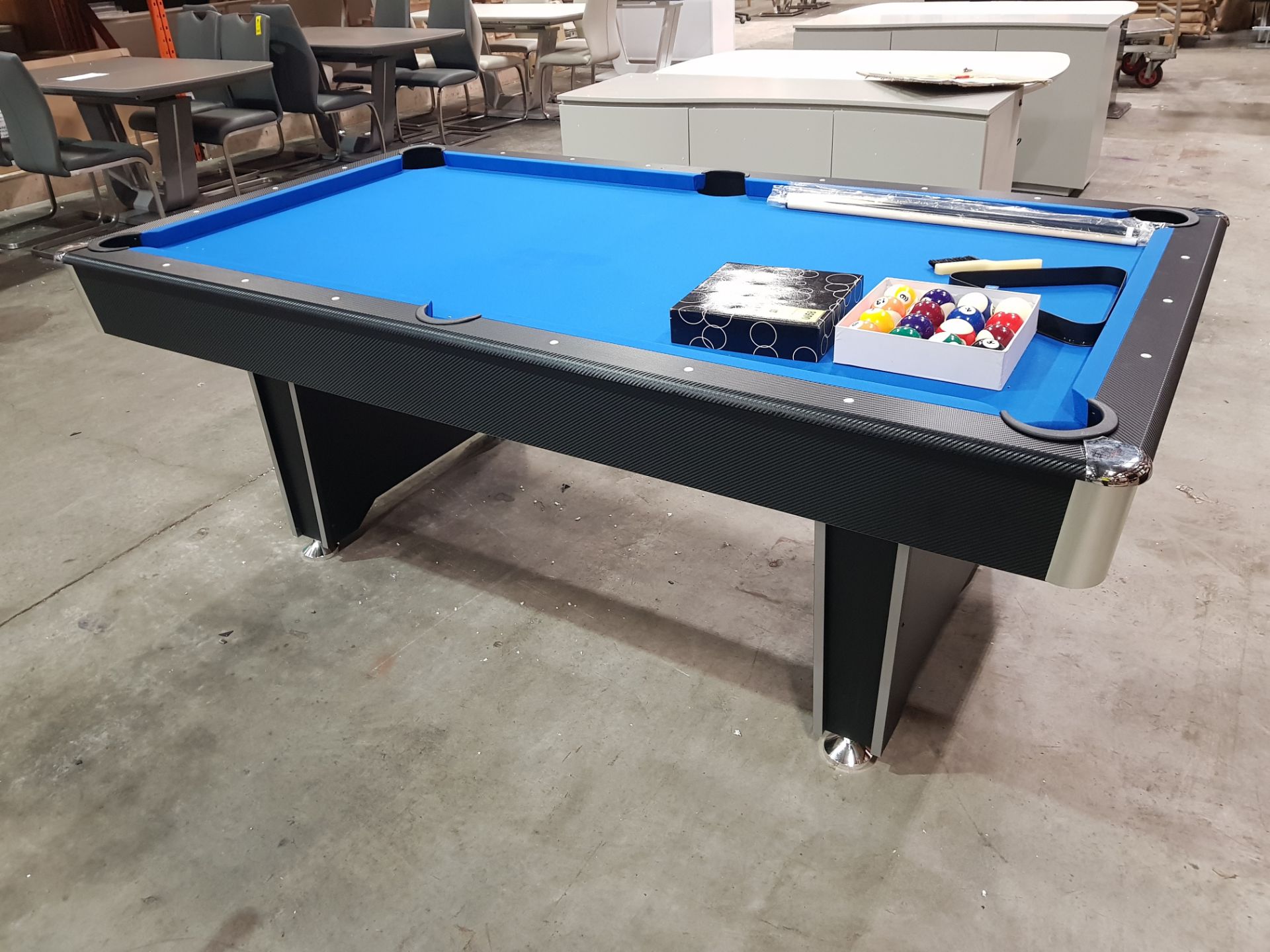1 X BUILT CALLISTO 7 FT FULL SIZE HEAVY DUTY PROFESSIONAL POOL TABLE WITH ADJUSTABLE HEIGHT FEET AND - Image 2 of 3