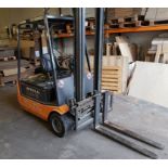 STILL R20-18 ELECTRIC FORKLIFT TRUCK WITH CHARGER DOUBLE MAST SERIAL - 2004 5794 S-SHIFT 1679KG