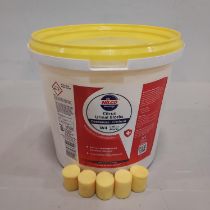 23 X BRAND NEW 3KG TUBS NILCO CITRUS URINAL BLOCKS - DEODORISES - FRESHENS - APPROX 150 BLOCKS PER