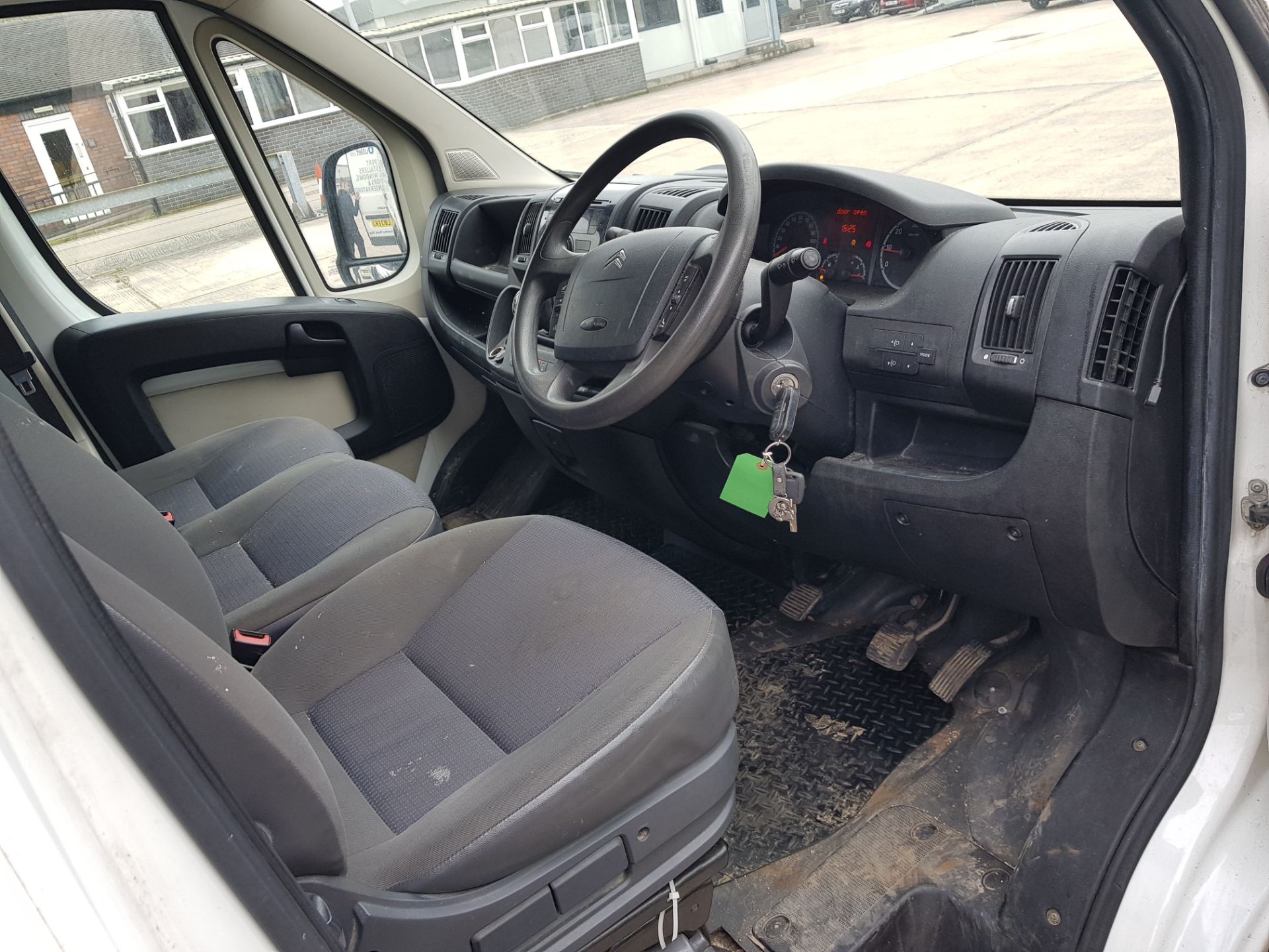 WHITE CITROEN RELAY 35 L3H2 ENTERPRISE DIESEL PANEL VAN 2198CC FIRST REGISTERED 12/7/2013 REG: - Image 6 of 9