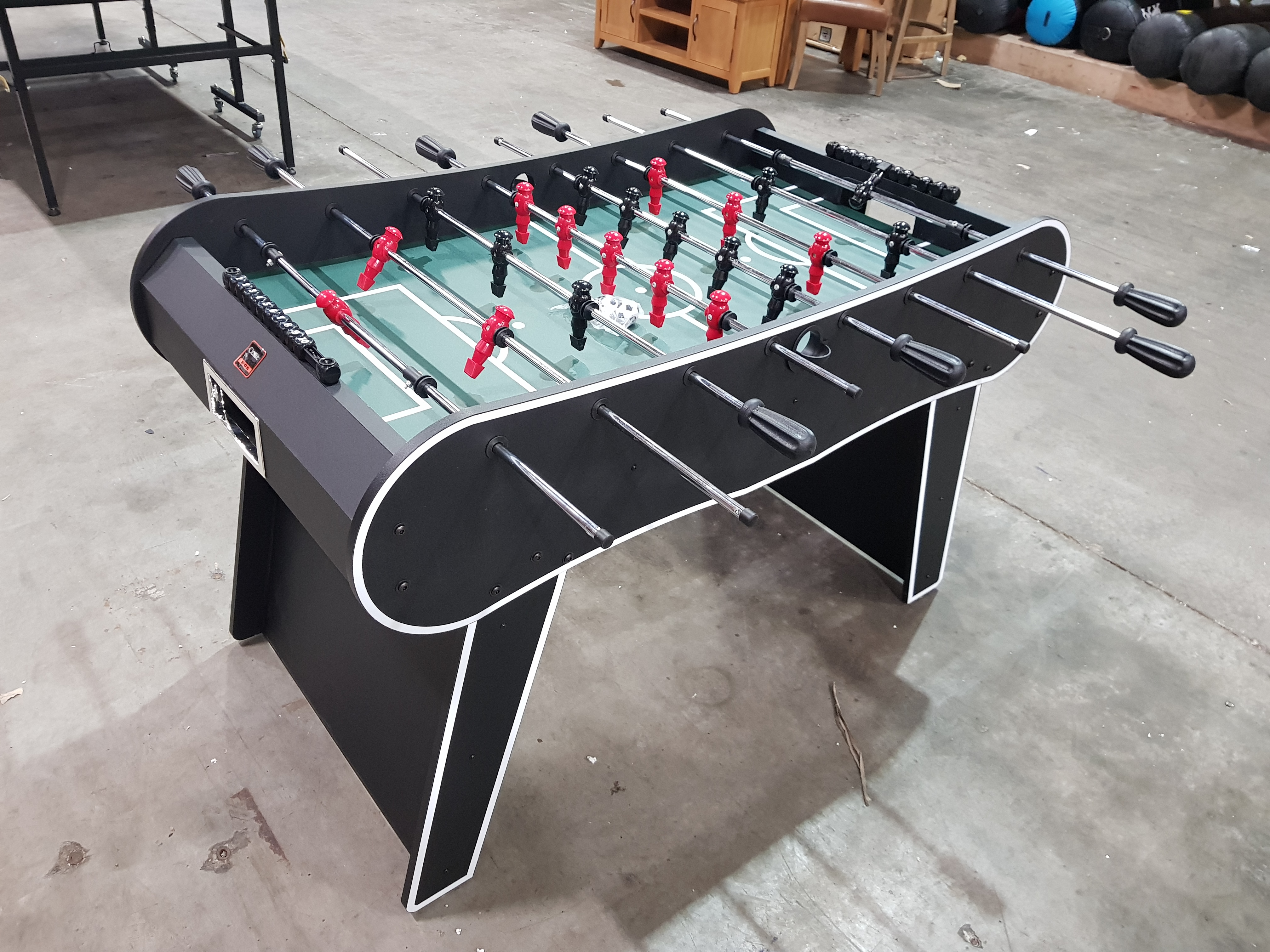 1 X BRAND NEW BOXED BCE 4 FT 6 INCH FOOTBALL TABLE (MODEL : FT5405 )- INCLUDES SCORE COUNTER AND 2