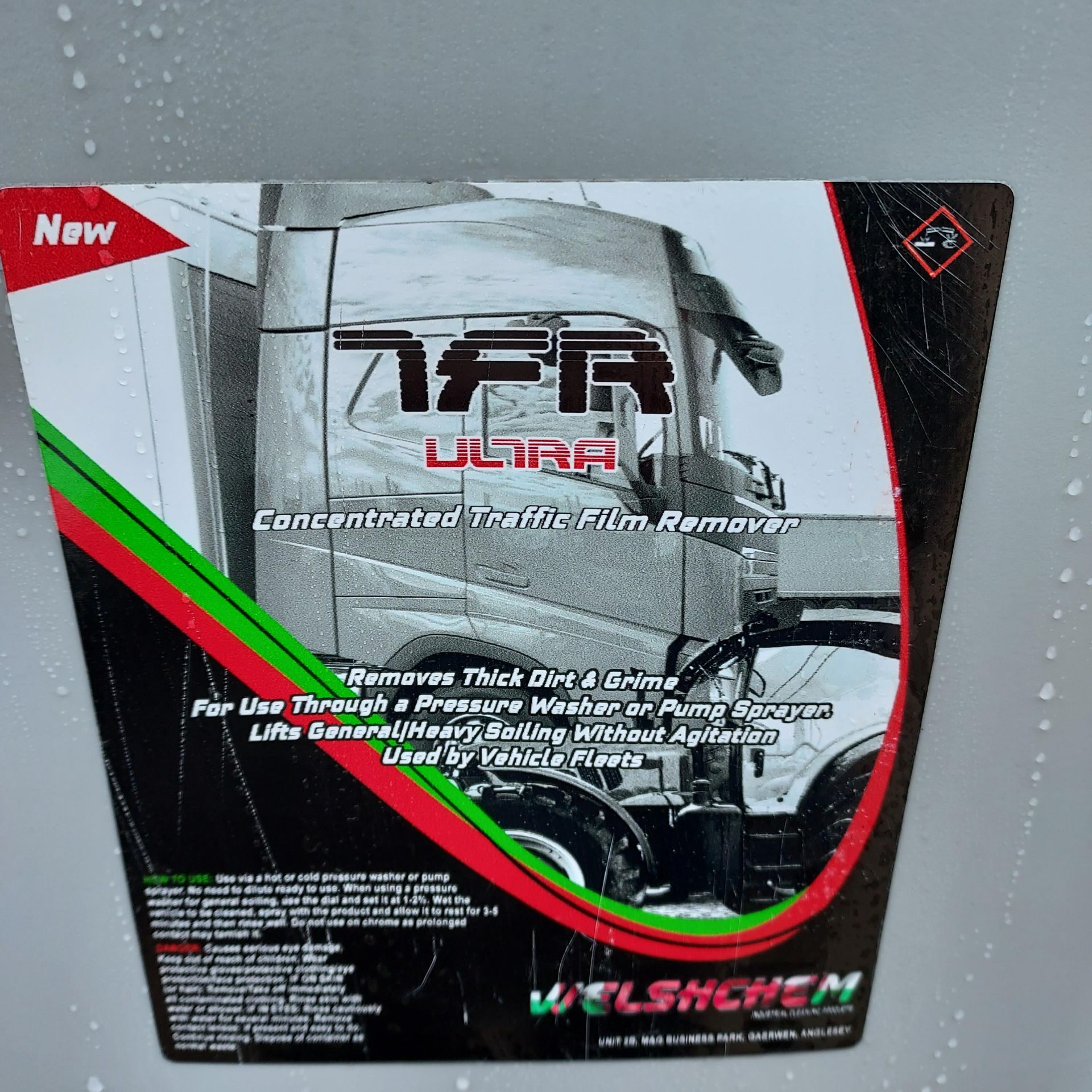 8 X BRAND NEW 18 LITRE CONCENTRATED TRAFFIC FILM REMOVER - ULTRA WASH PLUS - REMOVES THICK DIRT - Image 2 of 2