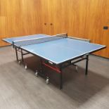 1 X CARLTON GT 2000 FOLDING TABLE TENNIS TABLE - ON WHEELS ( PLEASE NOTE THIS IS CUSTOMER RETURN ) -