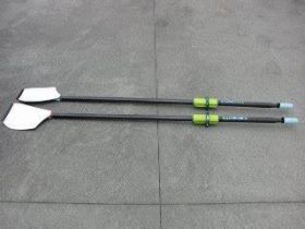 1 X SET OF 2 PROFESSIONAL CONCEPT 2 ROWING OARS - SKINNY CARBON SHAFT ROWING BLADES (SPECS : FAT 2 )