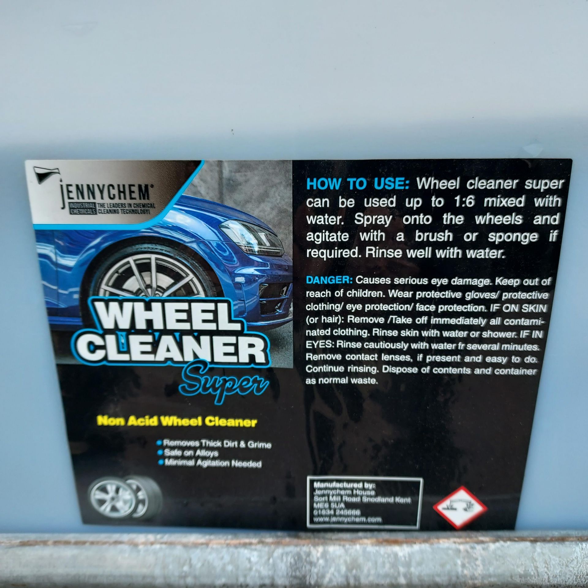 1000 LITRE BRAND NEW NON ACID SUPER WHEEL CLEANER - REMOVES THICK DIRT AND GRIME - SAFE ON - Image 2 of 2