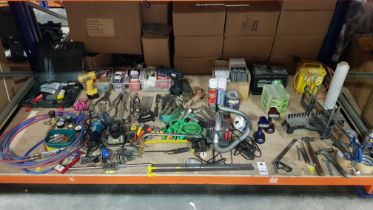 FULL BAY MIXED TOOL LOT CONTAINING DEWALT DRILL / BLACK AND DECKER DRILL / METABO SDS DRILL / MAKITA