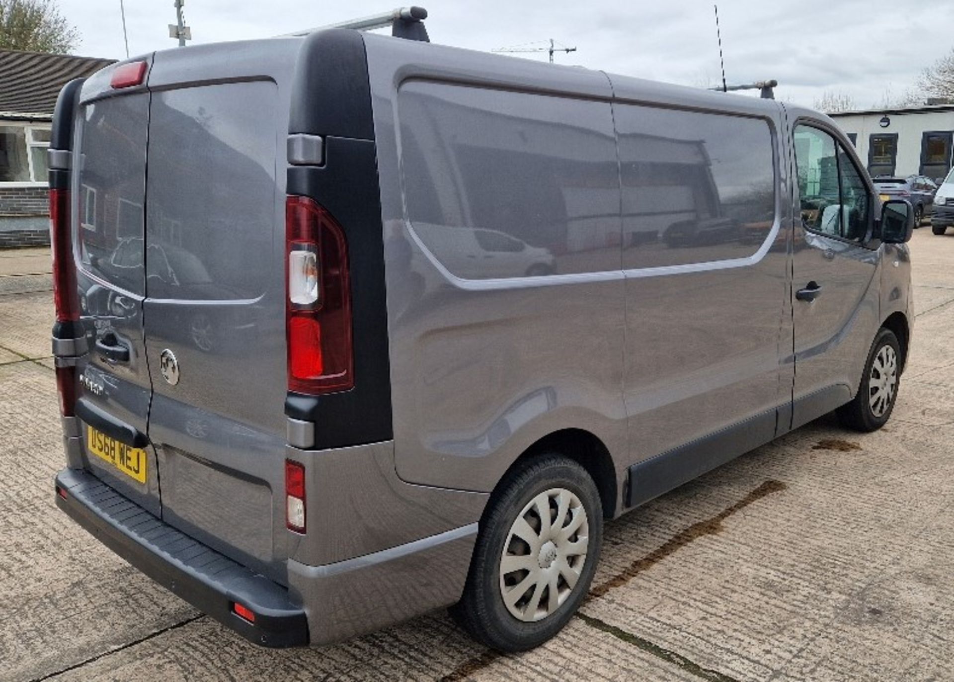 GREY VAUXHALL VIVARO 2700 SPORTIVE CDTI DIESEL PANEL VAN 1598CC FIRST REGISTERED 19/12/2018 REG: - Image 3 of 8