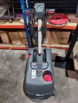 1 X USED COMMERCIAL NUMATIC TT1840 COMPACT FLOOR SCRUBBER/DRYER/CLEANER MACHINE - 14 INCH DIAM