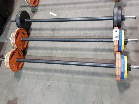 3 X FOAM PADDED BARBELL SETS TO INCLUDE JORDAN RUBBER WEIGHT PLATES AND BODY MAX PLATES 4 X 5KG