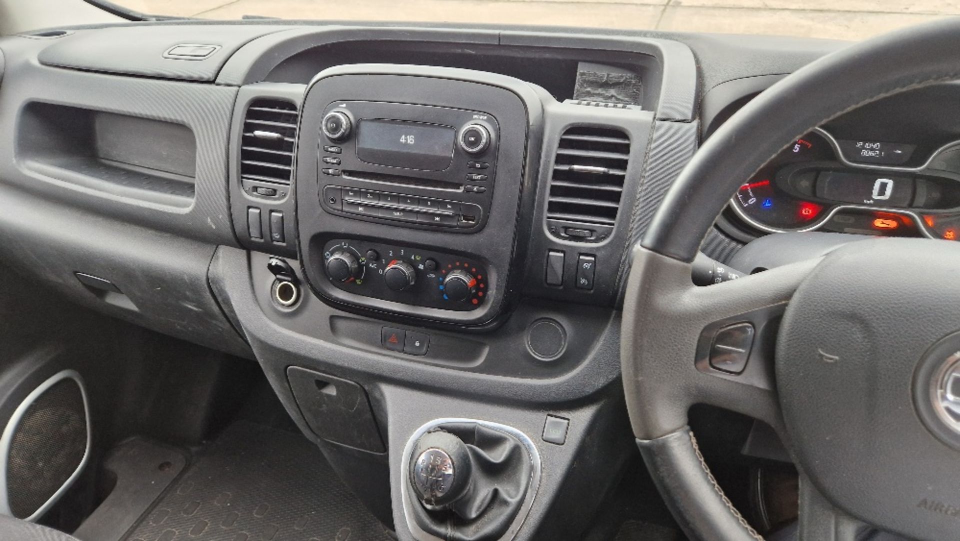 GREY VAUXHALL VIVARO 2700 SPORTIVE CDTI DIESEL PANEL VAN 1598CC FIRST REGISTERED 19/12/2018 REG: - Image 6 of 8