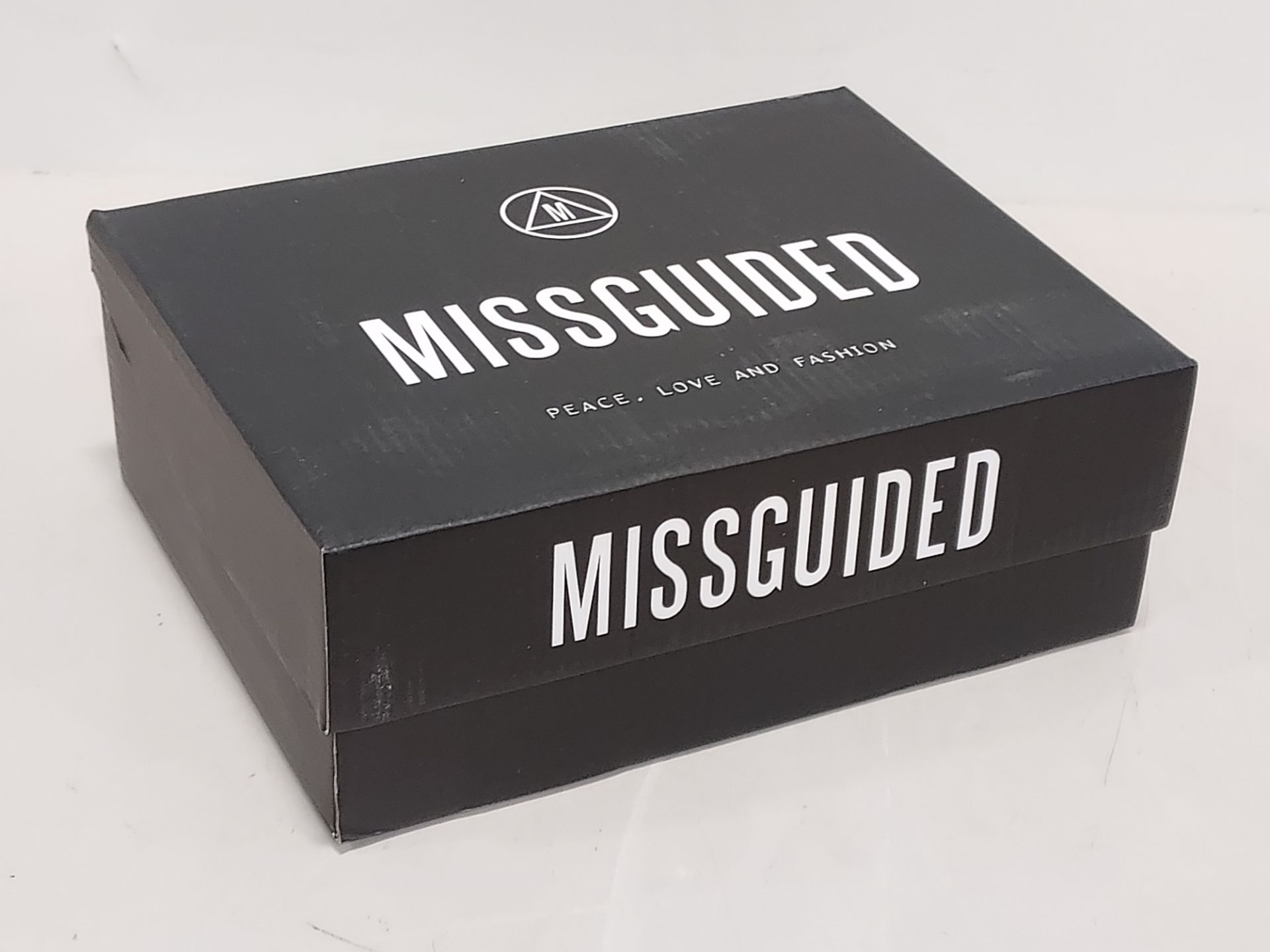 20 X BRAND NEW MIXED MISSGUIDED WOMANS SHOES TO INCLUDE SQUARE TOE HIGH HEEL TIE UP SANDALS / HIGH - Image 2 of 2