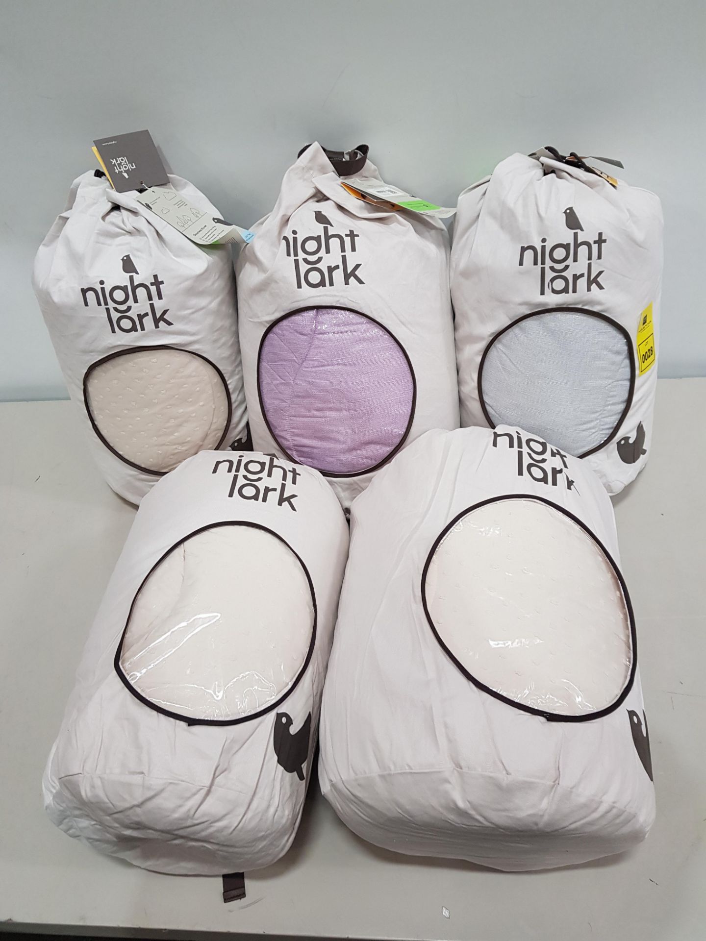 5 X BRAND NEW NIGHT LARK COVERLESS DUVET'S 2 SIZE KING 10.5 TOG 1 IN WARM SAND AND 1 LILAC BLOOM,