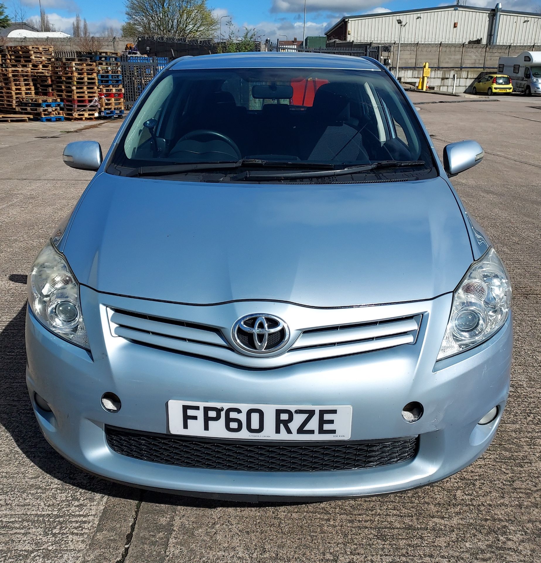 BLUE TOYOTA AURIS TR D-4D DIESEL 5 DOOR HATCHBACK 1364CC FIRST REGISTERED 29/1/2011 REG: FP60RZE - Image 7 of 9