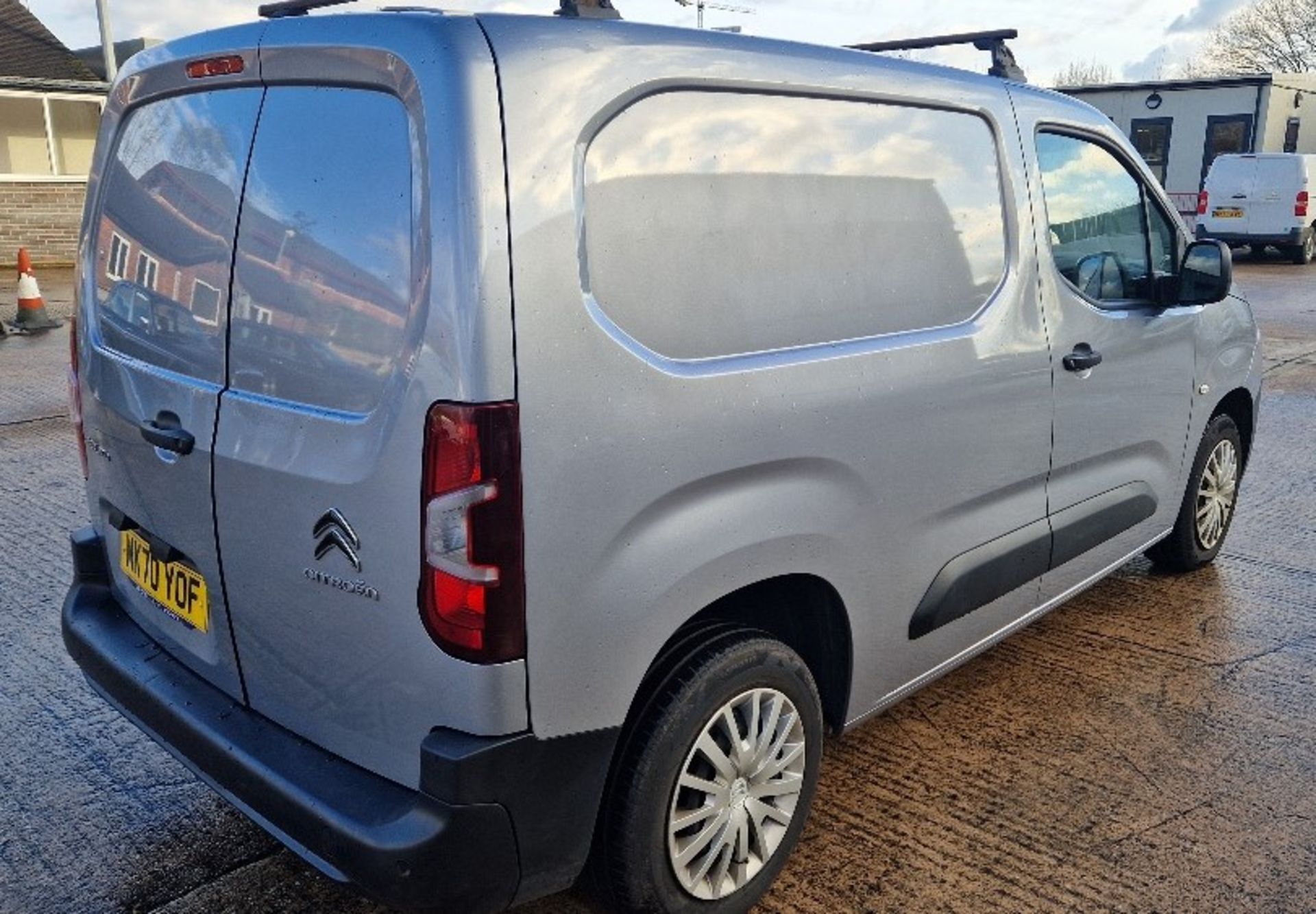 GREY CITROEN BERLINGO 650 EN-PRISE BHD DIESEL PANEL VAN 1500CC FIRST REGISTERED 30/9/2020 REG: - Image 3 of 8