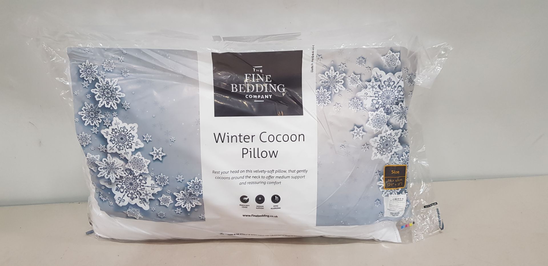 18 X BRAND NEW THE FINE BEDDING COMPANY WINTER COCOON PILLOW'S SIZE 74 X 48 CM