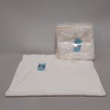 30 X BRAND NEW MUSBURY SOFT 'N' DRY BATH TOWELS IN IVORY COLOUR (SIZE : 70 X 127 CM ) - IN 1 BOX